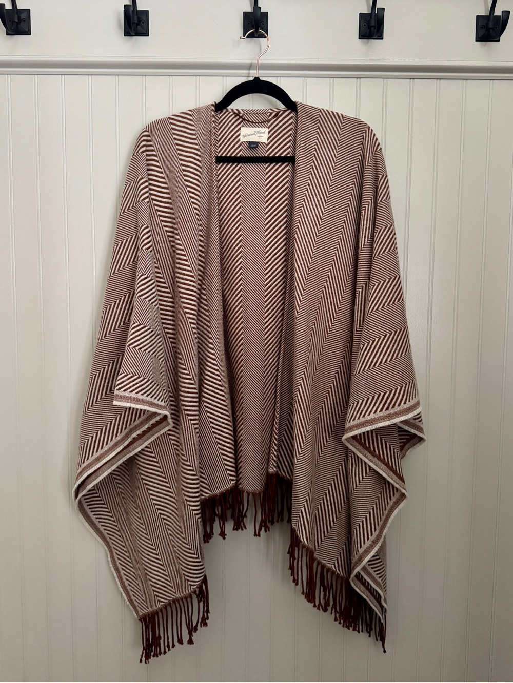 Universal Thread Chevron Fringe Open-Front Poncho - Cream & Brown
